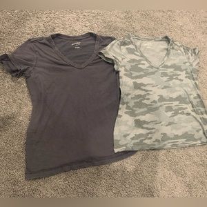 Vneck tshirt bundle. Size medium.